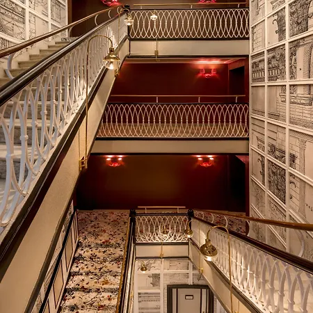 Sh Ingles Boutique 4*