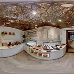 Sh Ingles Boutique Hotel 4*